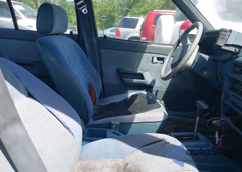 1989 Geo Spectrum z USA, uszkodzony, nr VIN J81RG5178K7531397